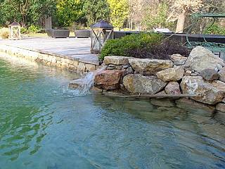 fontaines/grimaud-3/couleur-nature-piscine-fontaine-pierres-grimaud-var-83-1.jpg